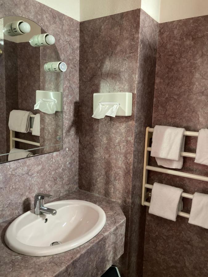 Relais Du Val Vert Le Puy-en-Velay ภายนอก รูปภาพ