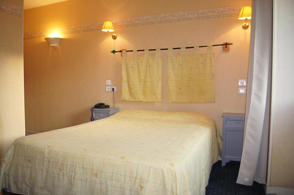 Relais Du Val Vert Le Puy-en-Velay ภายนอก รูปภาพ