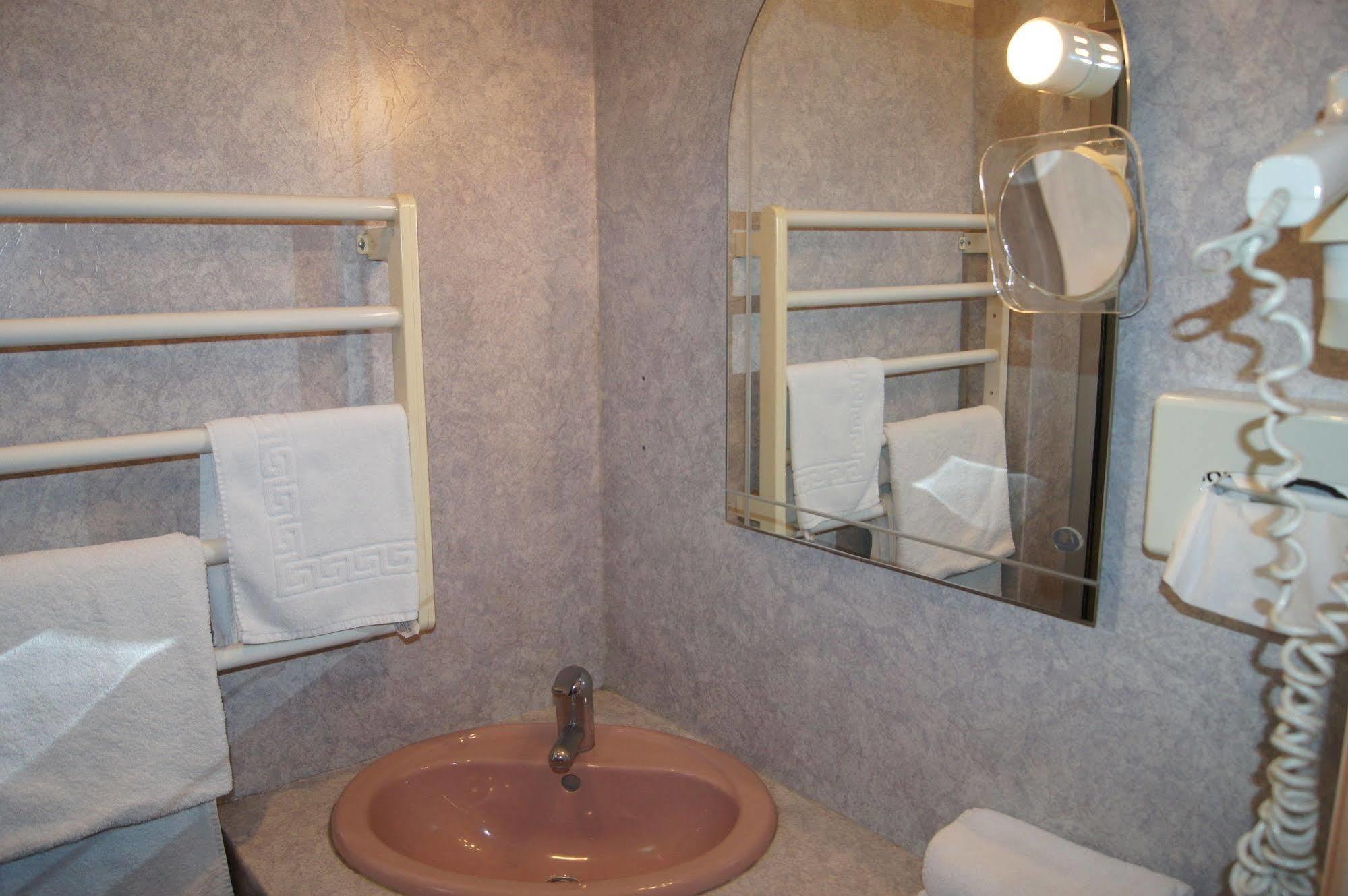 Relais Du Val Vert Le Puy-en-Velay ภายนอก รูปภาพ