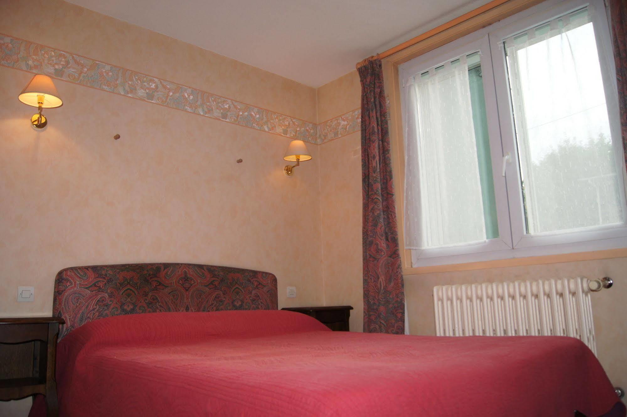 Relais Du Val Vert Le Puy-en-Velay ภายนอก รูปภาพ